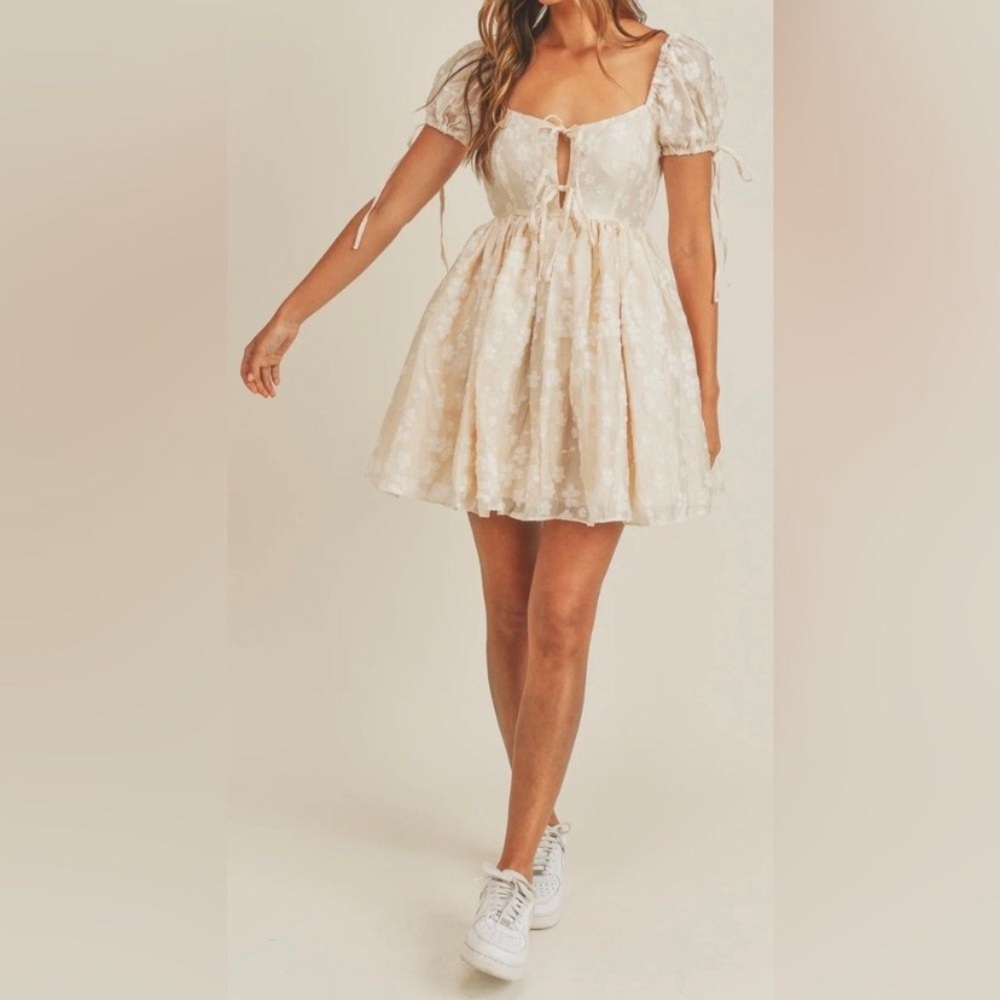 Mable Brynleigh Floral Mini Dress Size Medium